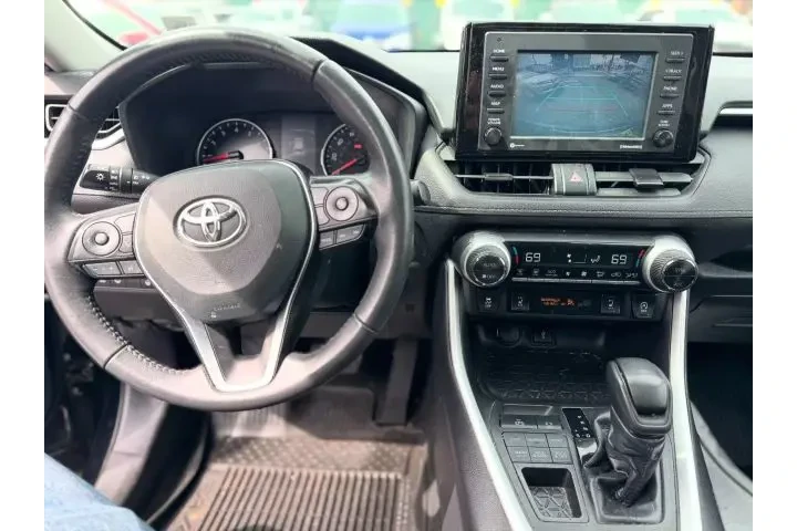 2021 TOYOTA RAV42021 TOYOTA R image 6