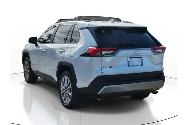 $33591 : Toyota RAV4 2024 Limited 4dr image 3