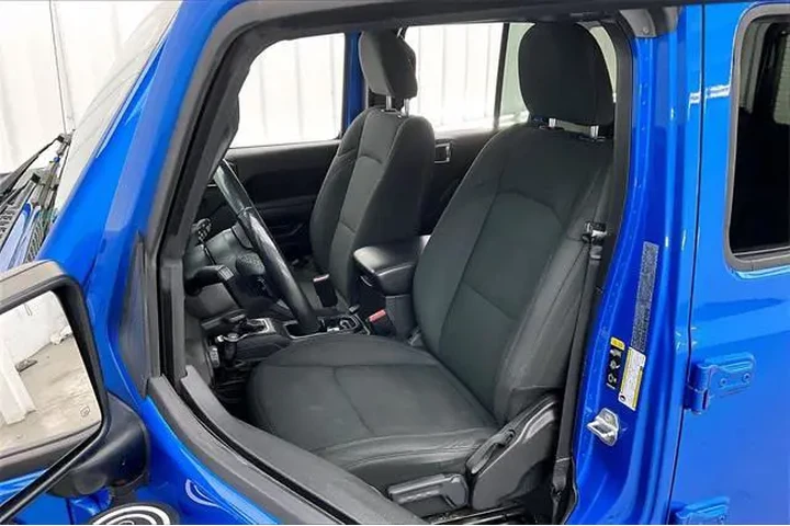 $26990 : Jeep Wrangler Unlimited 2021 image 8