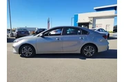 $16995 : Kia Forte 2023 LXS 4dr Sedan thumbnail