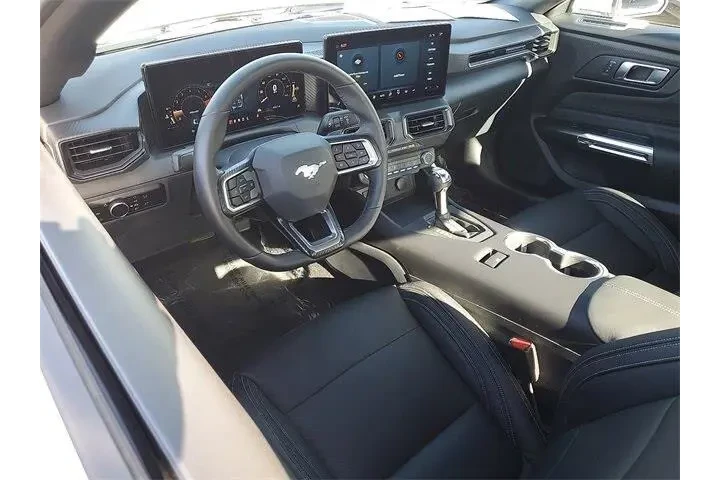 $36988 : Ford Mustang 2025 EcoBoost 2 image 3