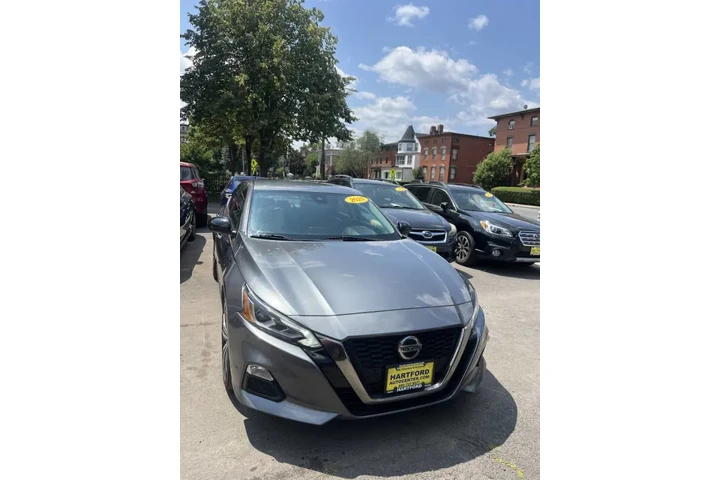 $12999 : 2020 Altima 2.5 SR image 4