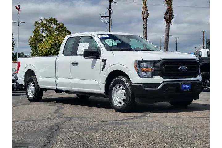 $30900 : Ford F-150 2023 4x2 XL 4dr S image 1