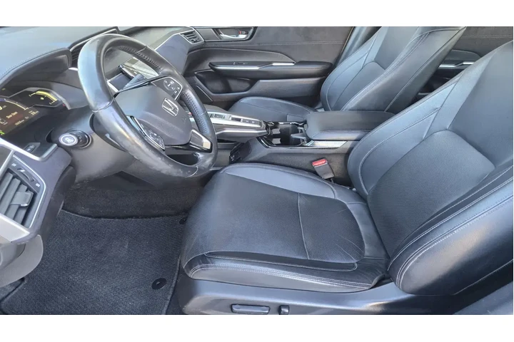 Honda Clarity Plug-In Hybrid image 9