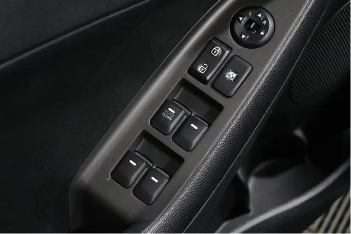 $12909 : Kia Forte 2017 LX 4dr Sedan image 4