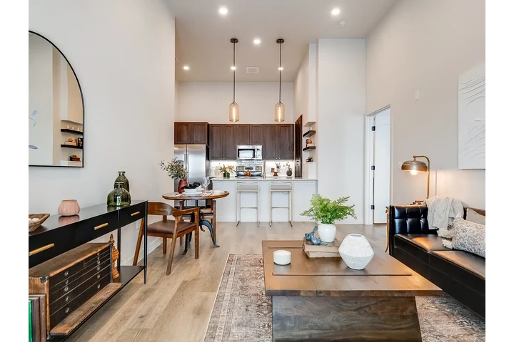 $1662 : Single or married image 8