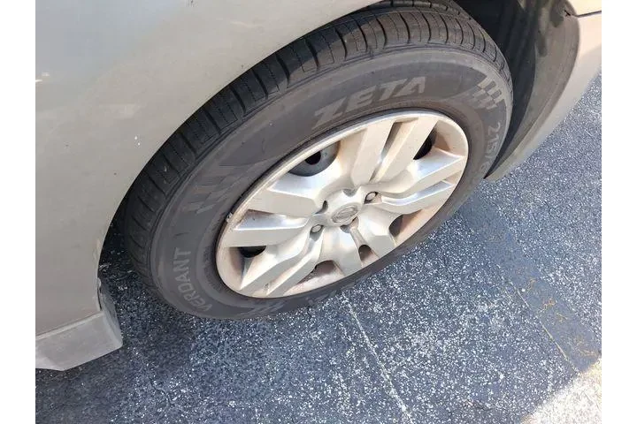 $3990 : Nissan Altima 2009 2.5 S 2dr image 4