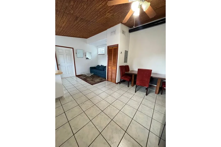$1400 : 3 Recamaras 1 Baño image 3