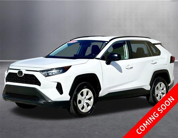 $23477 : 2019 RAV4 LE image 3