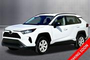 $23477 : 2019 RAV4 LE thumbnail