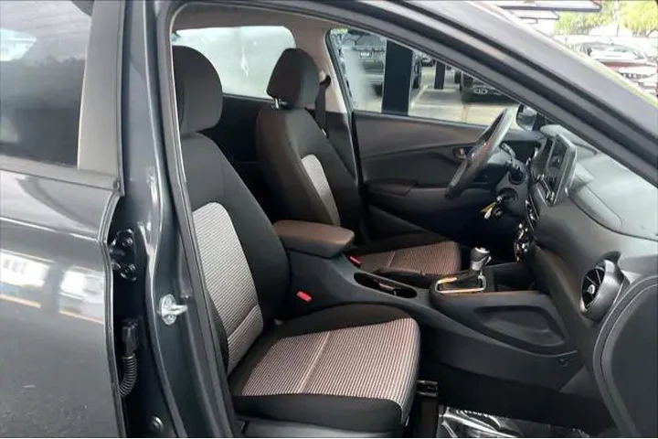 $17039 : Hyundai KONA 2022 SE 4dr Cro image 9