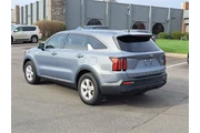 $15731 : Kia Sorento 2021 LX 4dr SUV thumbnail