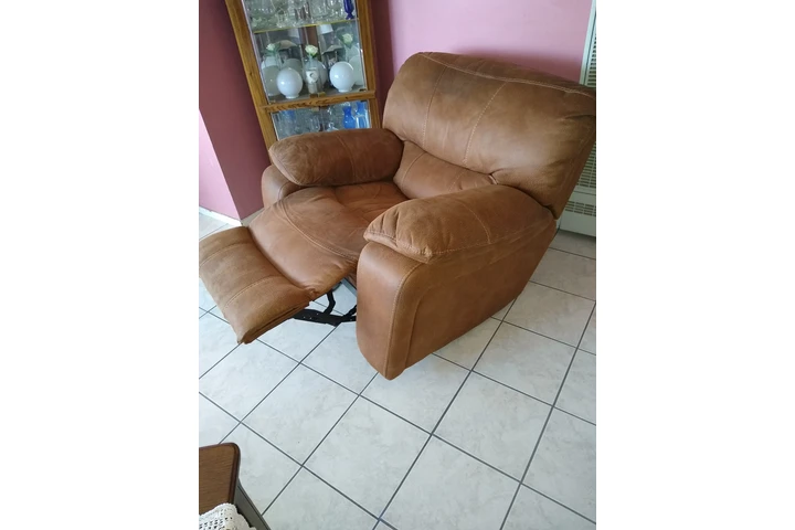 $220 : Reclinable de PIEL$ Negociable image 3