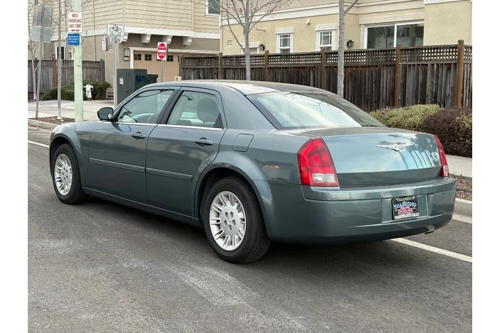 $7988 : 2005 300 300 image 8