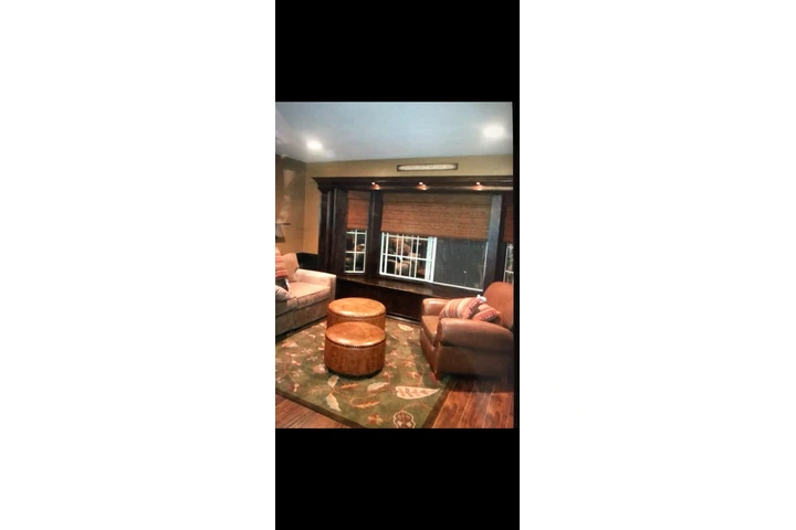 Instalador de pisos de madera. image 7