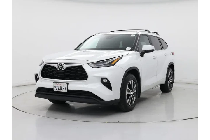$37998 : Toyota Highlander 2023 XLE 4 image 4