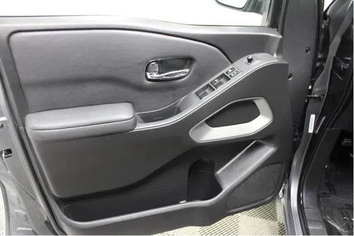 $28959 : Nissan Frontier 2022 4x4 SV image 6