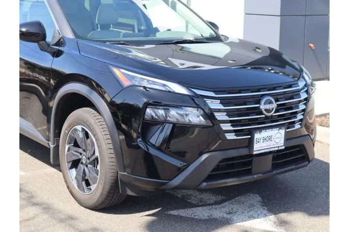 $28044 : Nissan Rogue 2025 AWD SV 4dr image 4