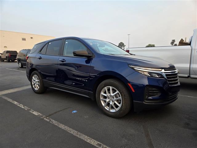 $19445 : Pre-Owned 2022 Equinox LS image 1