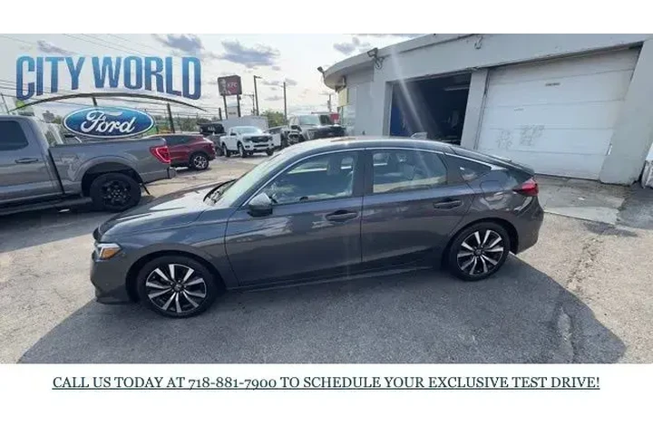 $22717 : Honda Civic 2023 EX-L 4dr Ha image 2