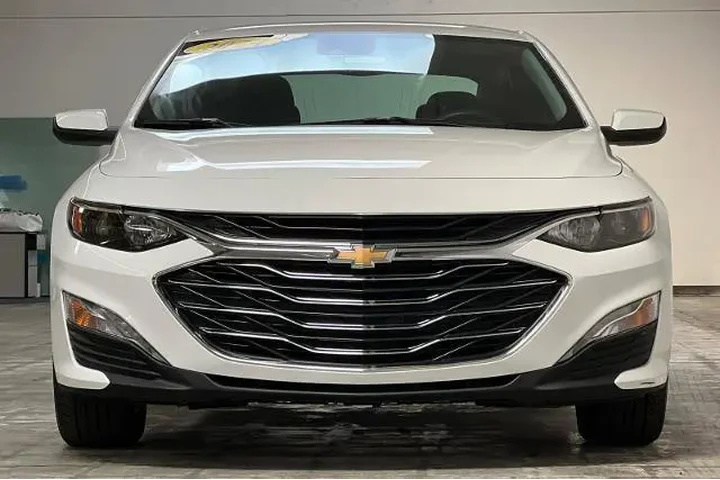 $17555 : Chevrolet Malibu 2024 LT 4dr image 9