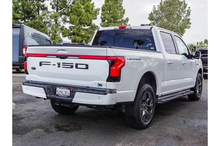 $39992 : Ford F-150 Lightning 2023 AW image 7