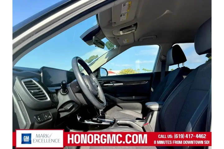 $22288 : Kia Seltos 2024 AWD S 4dr SU image 10