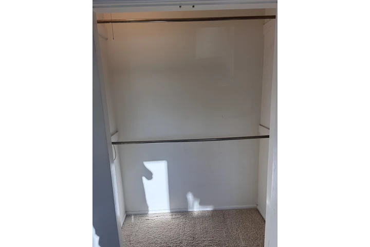 $700 : 2 cuartos image 7