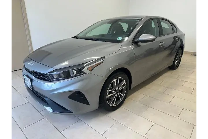 $16619 : Kia Forte 2022 LXS 4dr Sedan image 4