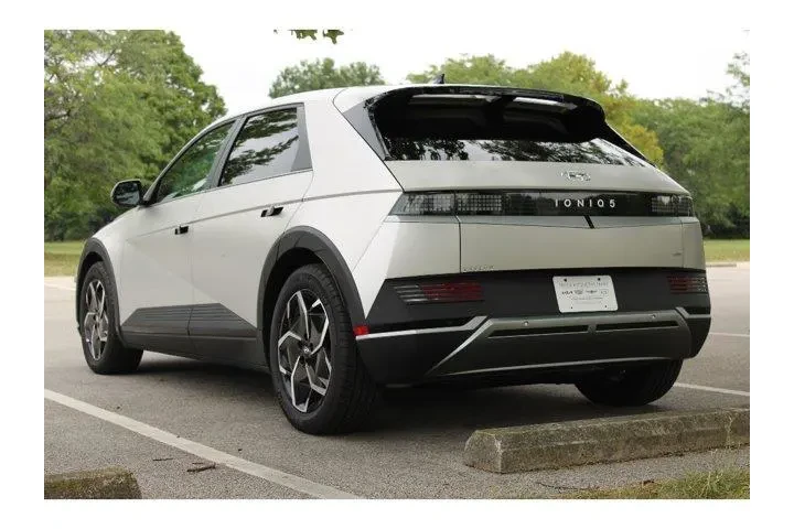 $25499 : Hyundai IONIQ 5 2023 AWD SEL image 7