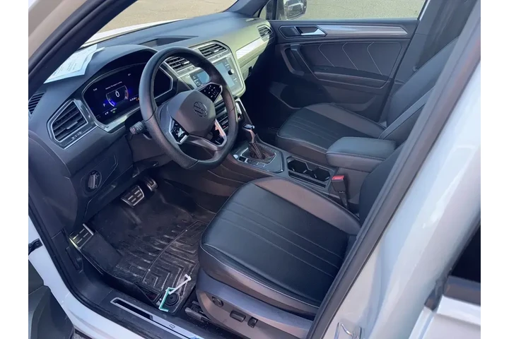 $21988 : Volkswagen Tiguan 2022 SE R- image 2