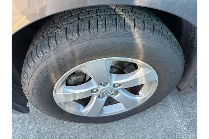 $10988 : Toyota Sienna 2011 LE 8-Pass image 2