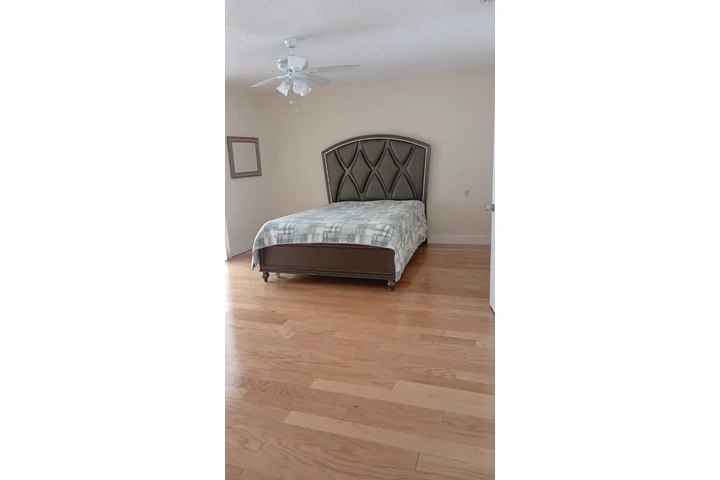 $1000 : RENTO HABITACIÓN CON BAÑO image 1