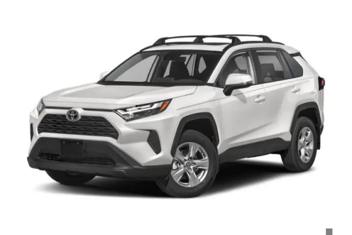 $28500 : Toyota RAV4 2022 AWD XLE 4dr image 1