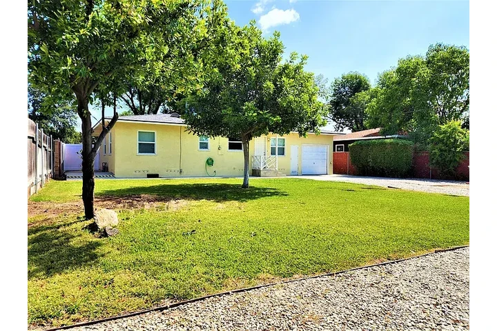 $800 : Beautiful recently remodeled image 7