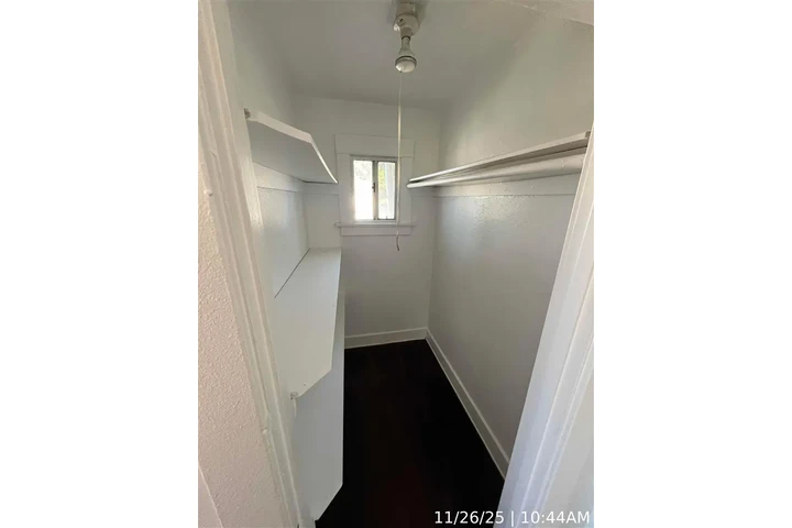 $1300 : Pollo Properties LLC W 59th image 7