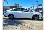 $24990 : Hyundai ELANTRA Hybrid 2024 thumbnail
