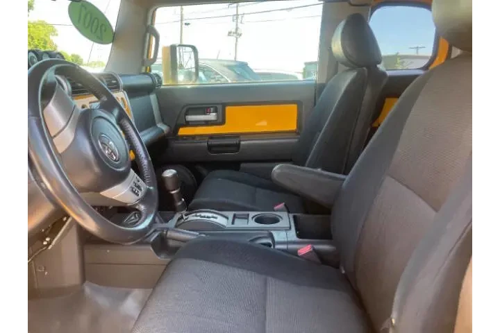 $12900 : 2007 FJ Cruiser image 10