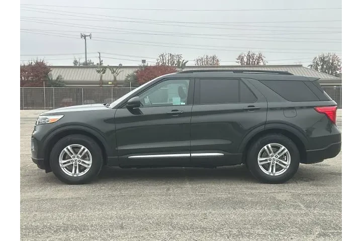 $29990 : Ford Explorer 2023 XLT 4dr S image 7