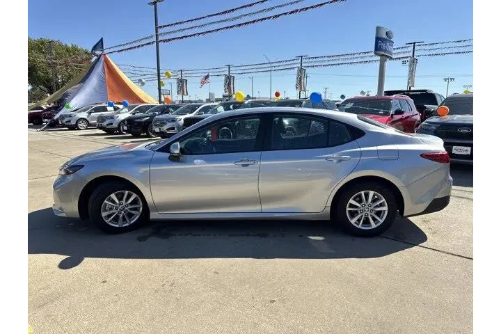 $26984 : Toyota Camry 2025 LE 4dr Sed image 10