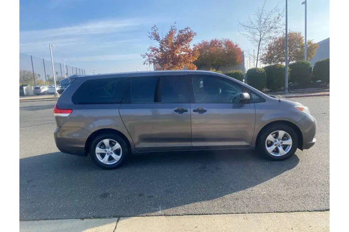 $10995 : 2014 Sienna L 7-Passenger image 8