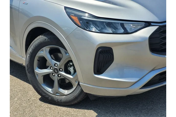 $18888 : Ford Escape 2023 ST-Line 4dr image 9