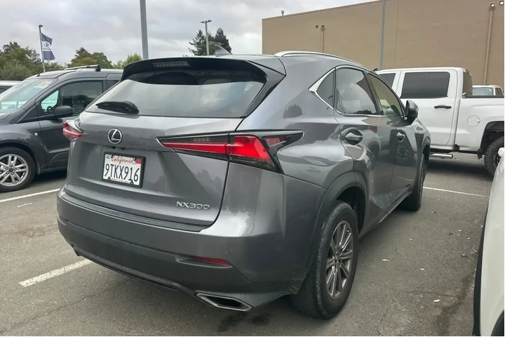 $28590 : Lexus NX 300 2021 AWD 4dr Cr image 3