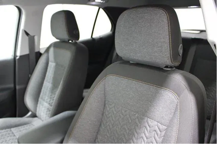 $22982 : Chevrolet Equinox 2022 LT 4d image 4
