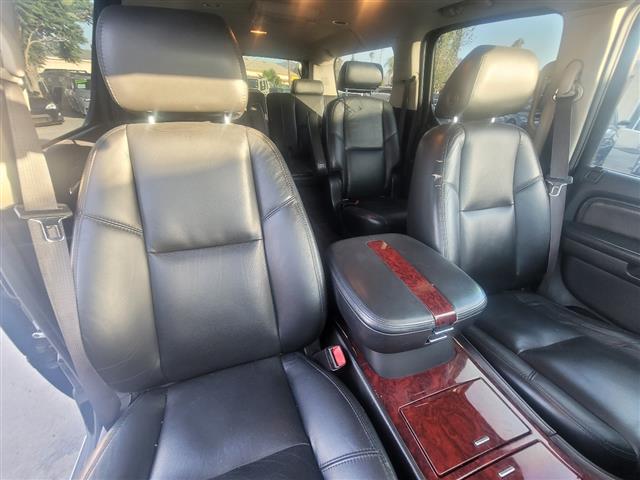 $10995 : 2007 Escalade ESV image 10