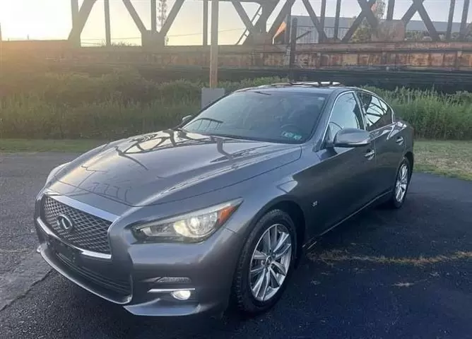 $2500 : 2016 Infiniti Q50 all wheel** image 2