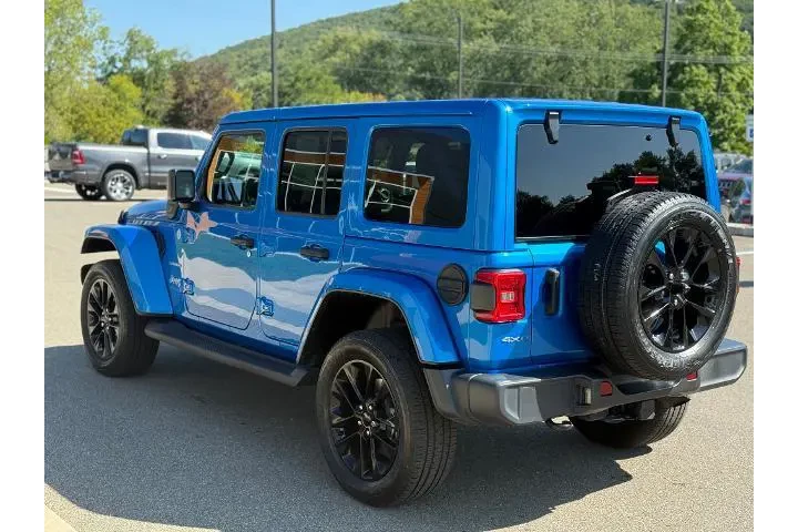 $30990 : Jeep Wrangler Unlimited 2021 image 4