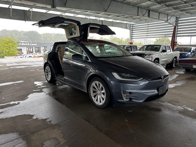 $36399 : PRE-OWNED 2017 TESLA MODEL X image 2