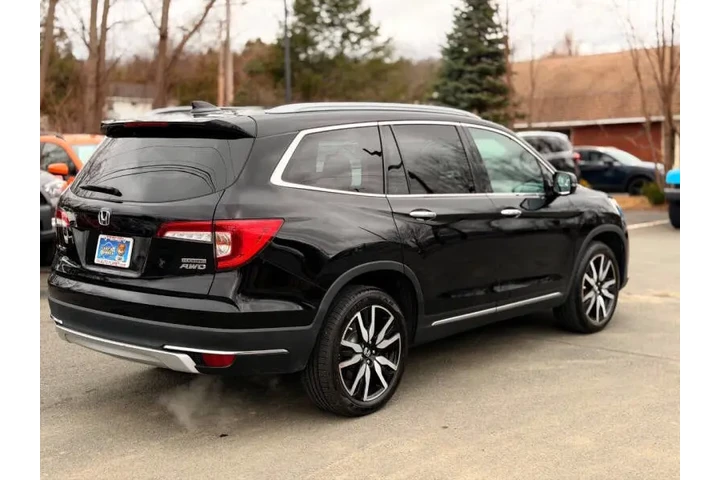 $18500 : 2019 Pilot Touring w/Rear Cap image 8
