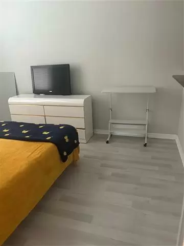 $1100 : Se renta habitación Doral FL image 3